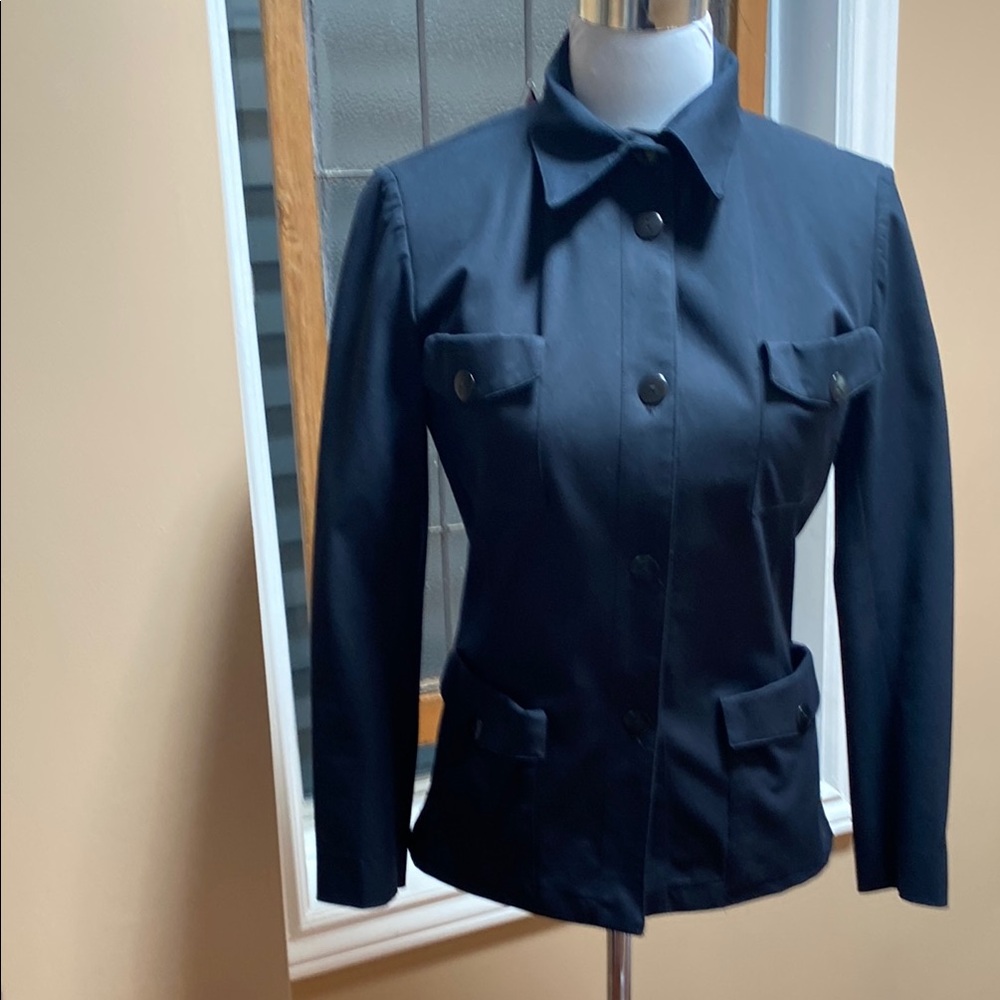 Blue Lightweight Utility Jacket with Tailored Silhouette and Lapel Collard